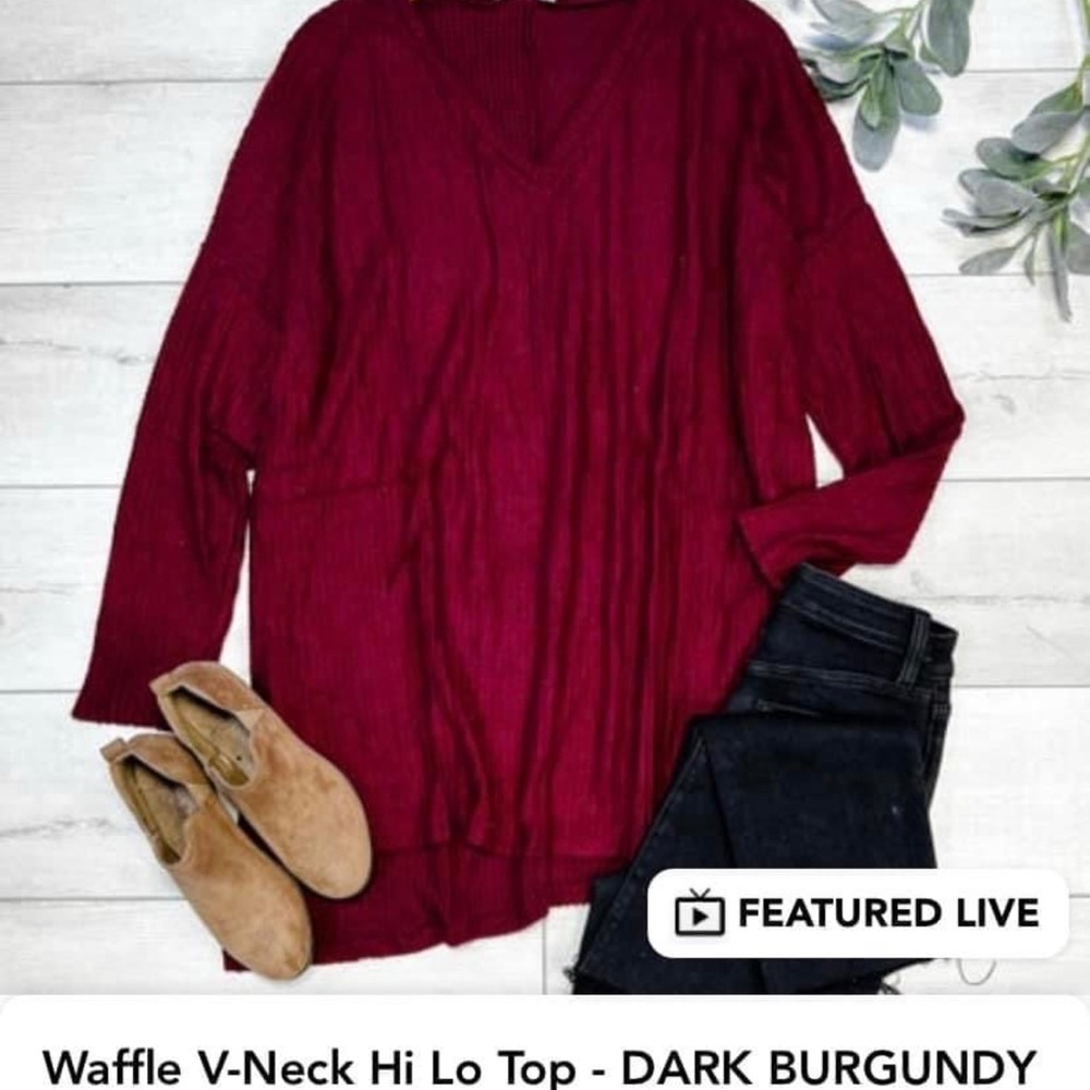 ****BRAND NEW**** light weight sweaters. Pack of 2